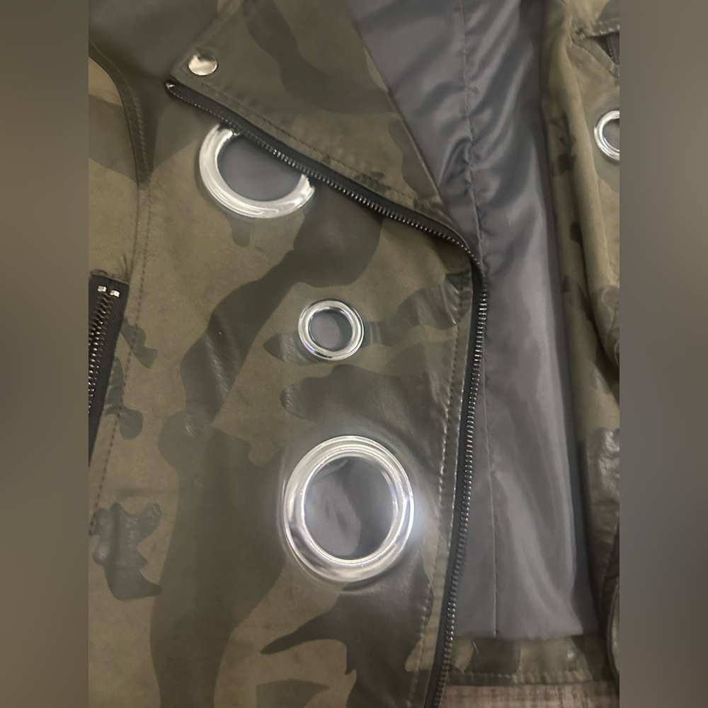 Camouflage Jacket with Silver Accents - Picture 4 of 4